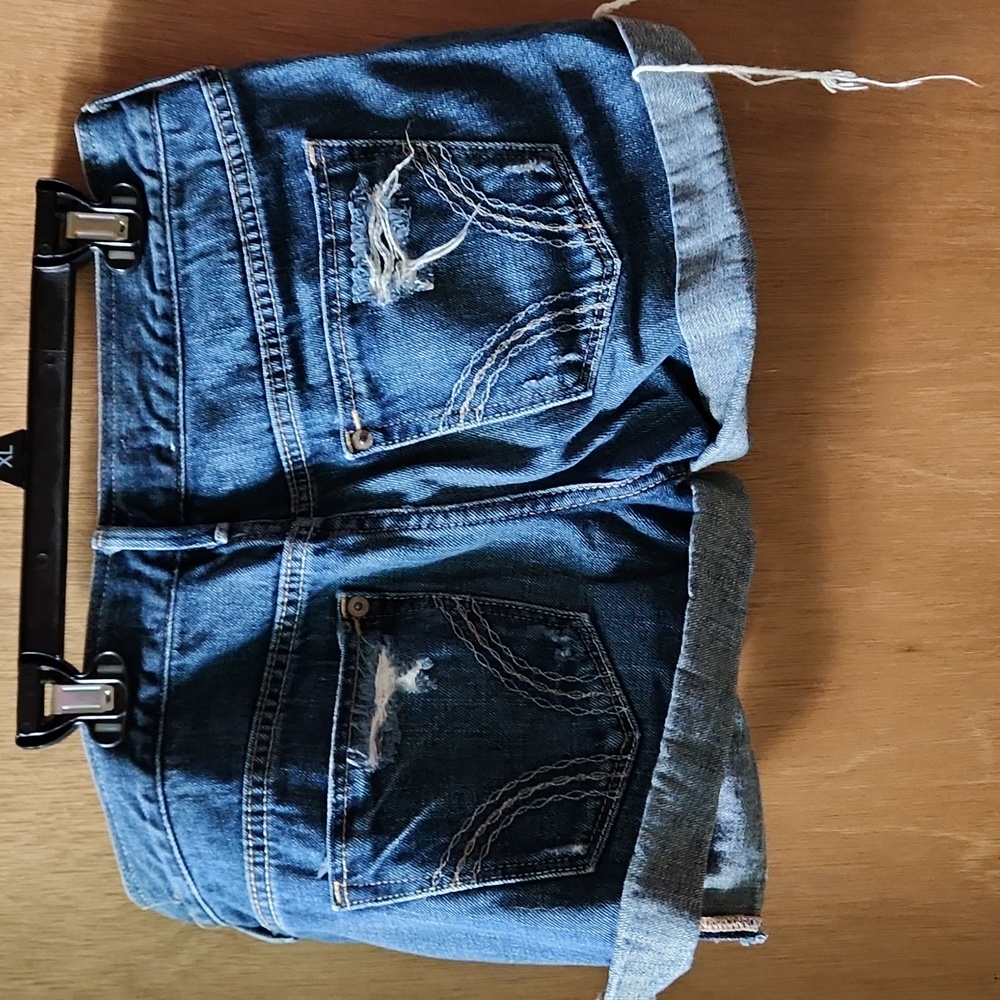 Shorts - Picture 3 of 3